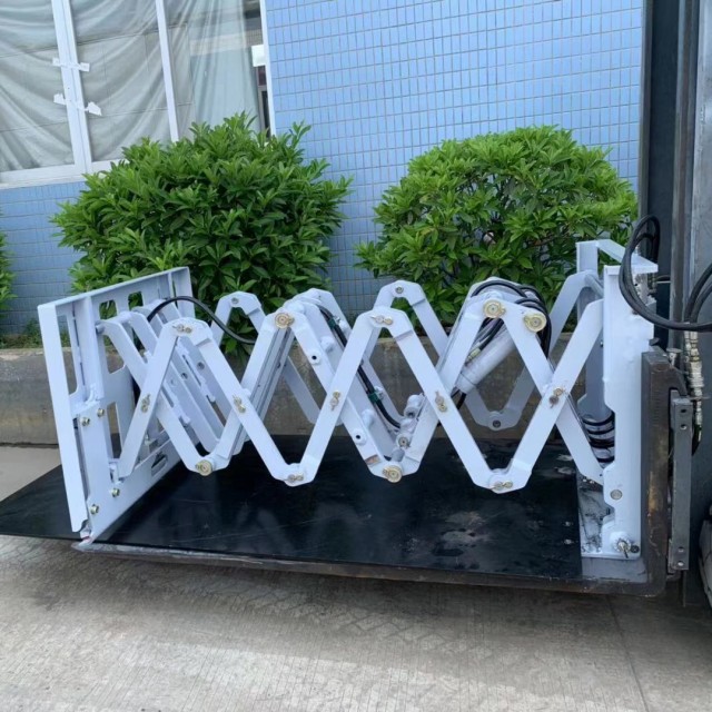 叉車推拉裝置